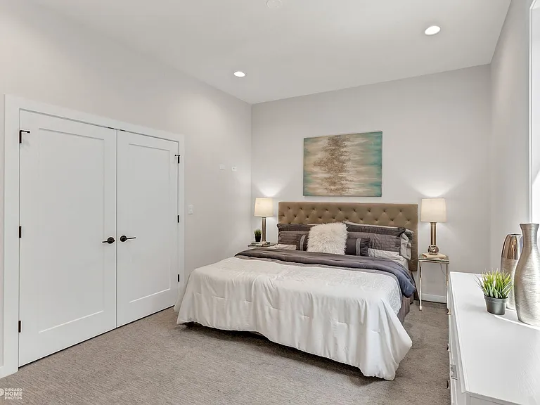 5201 S Wabash Ave #2 — Photo 14