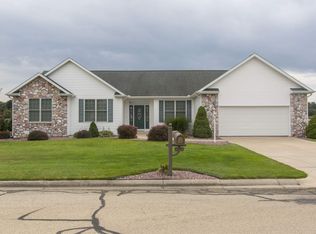 30324 Quail Pointe Dr, Granger, IN 46530