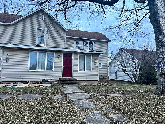 2nd image of 207 S Grove St