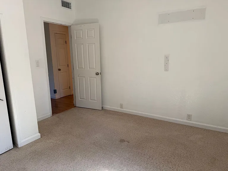 3829 Delaware Ave — Photo 13