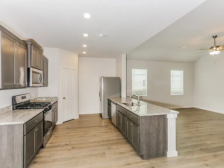 208 Julian Davis Dr — Photo 7