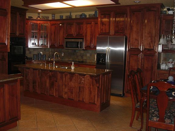 CUSTOM KITCHEN
