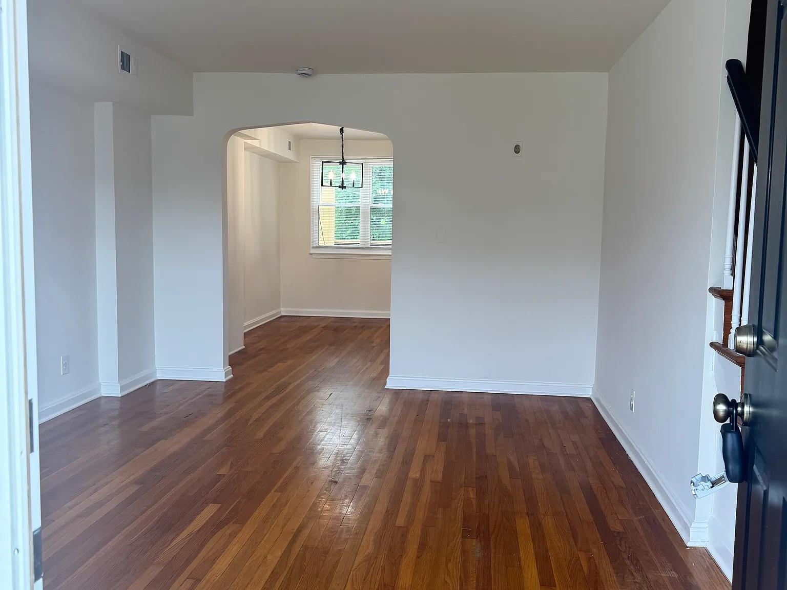 3 bed, 1286 sqft, $2,350 — Photo 2