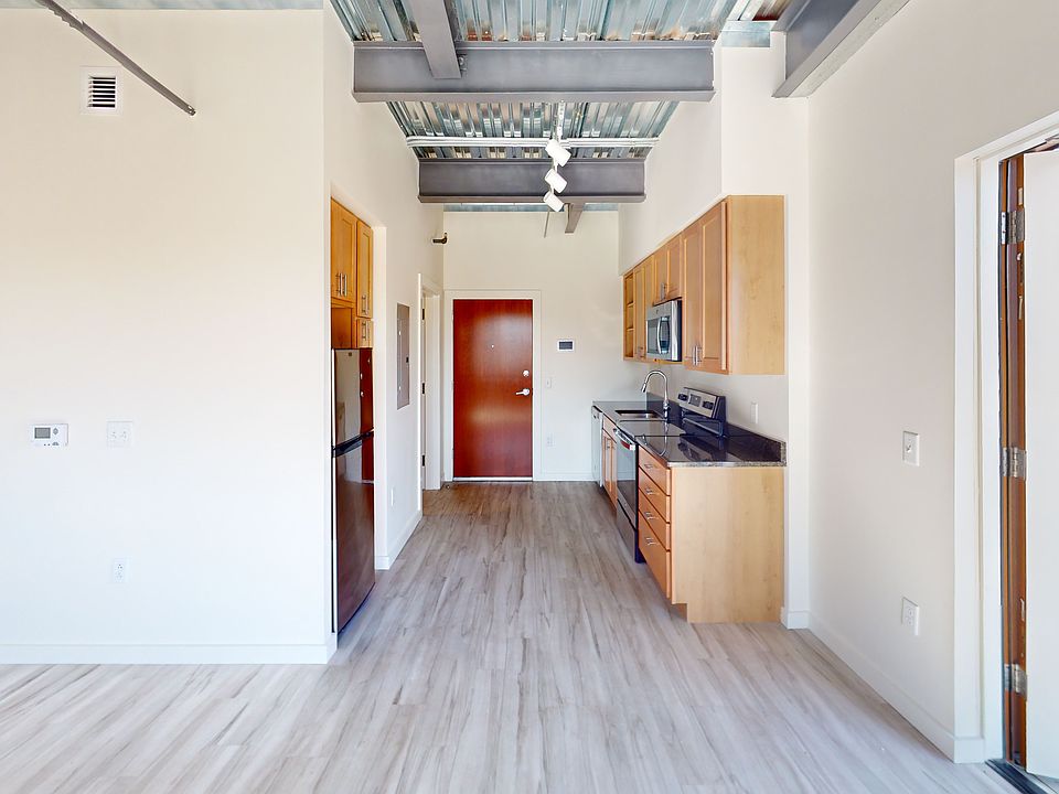 2nd image of 132 S Main St #402