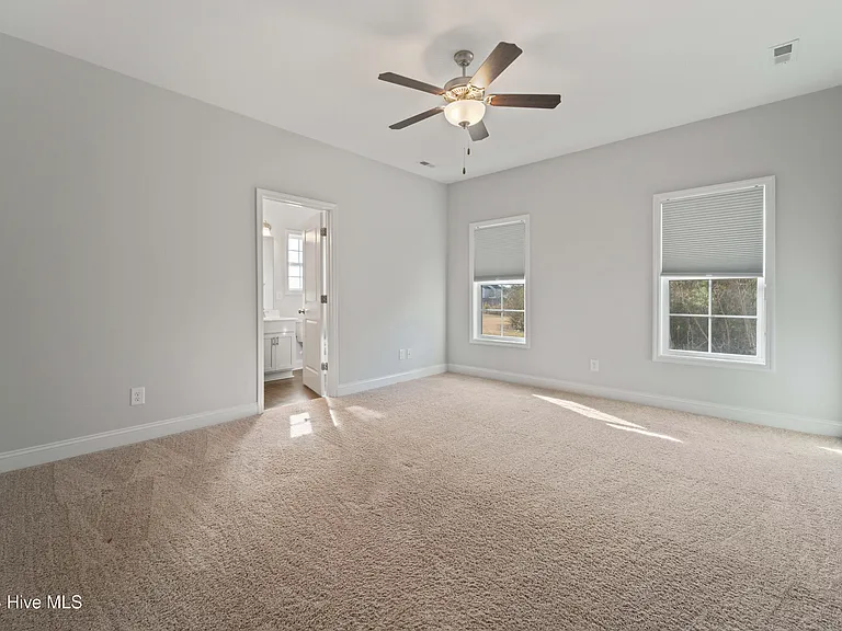 125 Pembury Way — Photo 14
