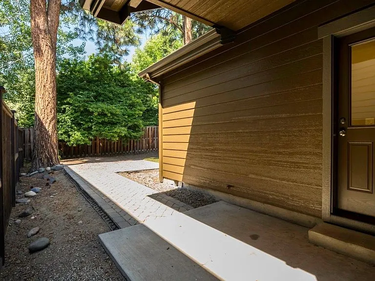 61129 Teton Ln — Photo 24