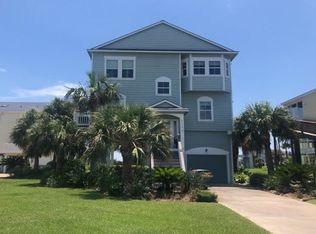 4130 Defender Ln, Galveston, TX 77554