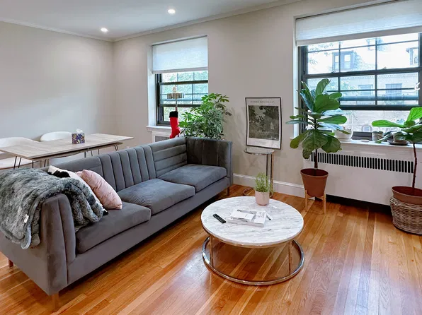 337 Tappan St APT 6, Brookline, MA 02445