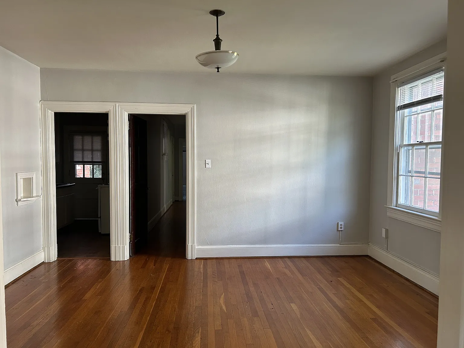 211 West Leicester Street - 2 — Photo 3