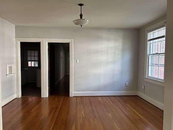 3rd image of 211 W Leicester St APT 2