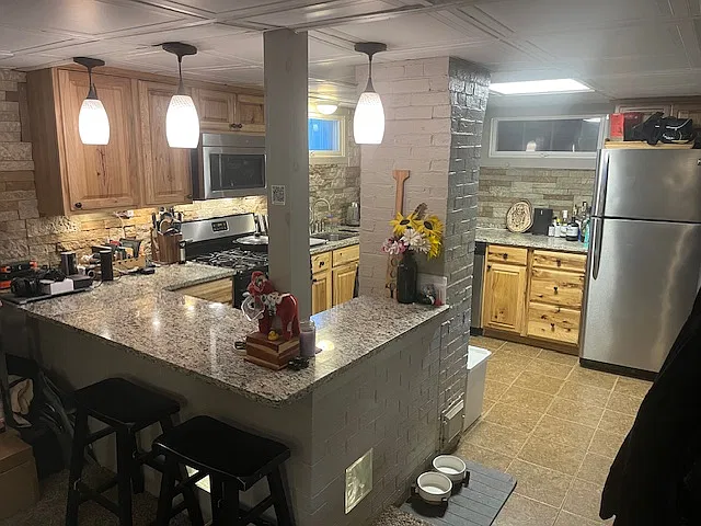 2 bed, 700 sqft, $1,950 — Photo 2