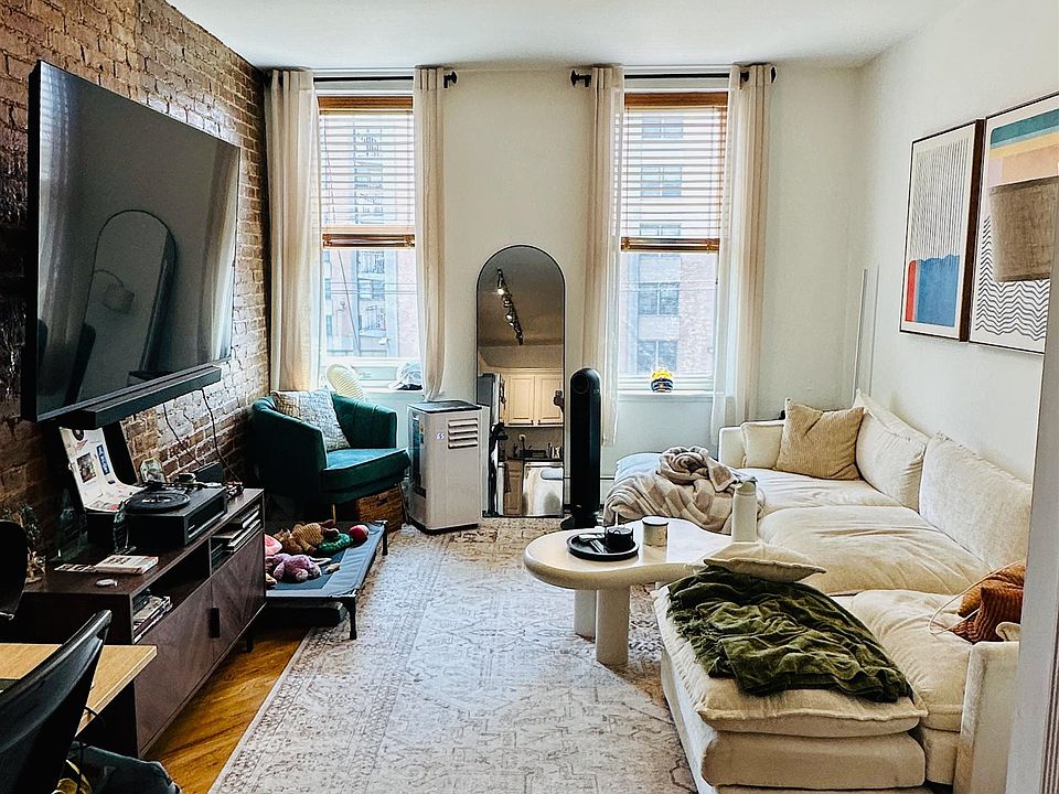 1st image of 218 Jefferson St APT 6