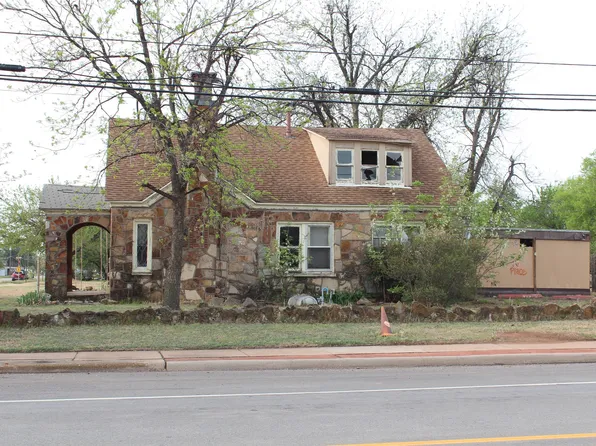 111 S 7th Ave, Munday, TX 76371