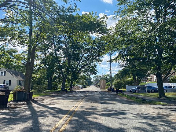 4th image of 297 Central St