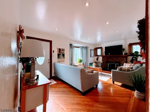 338 Salem Rd, Union, NJ 07083