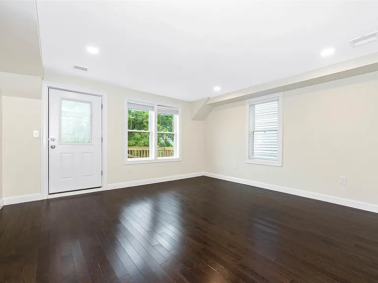 68 Winchester St #2 — Photo 35