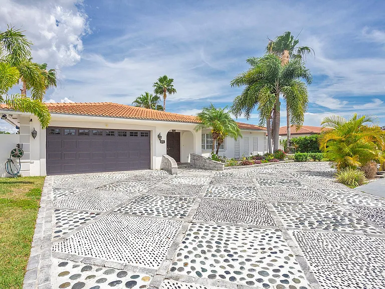 3911 Americana Dr — Photo 26