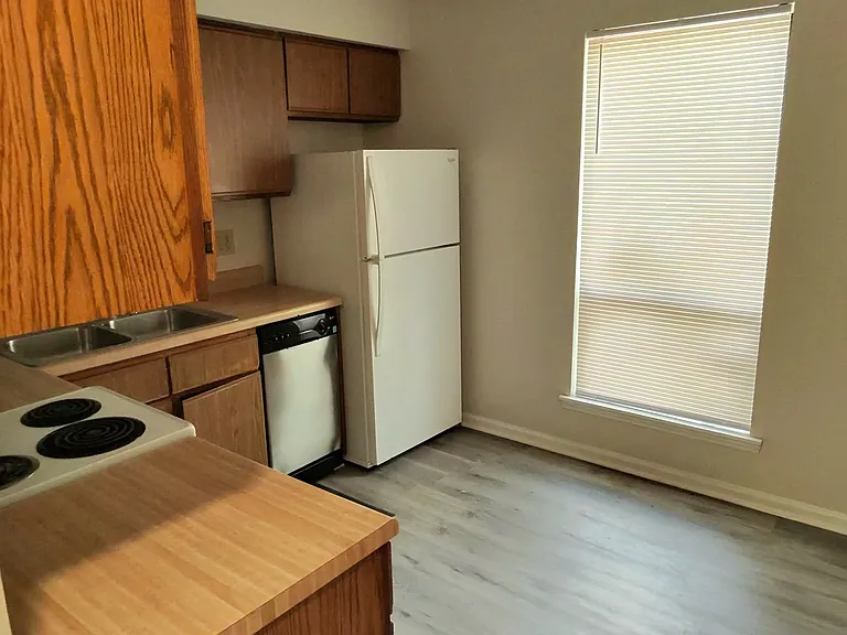 710 Carolina Ave — Photo 7