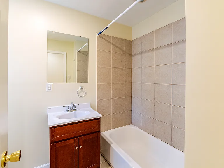 2134 Sears St — Photo 13