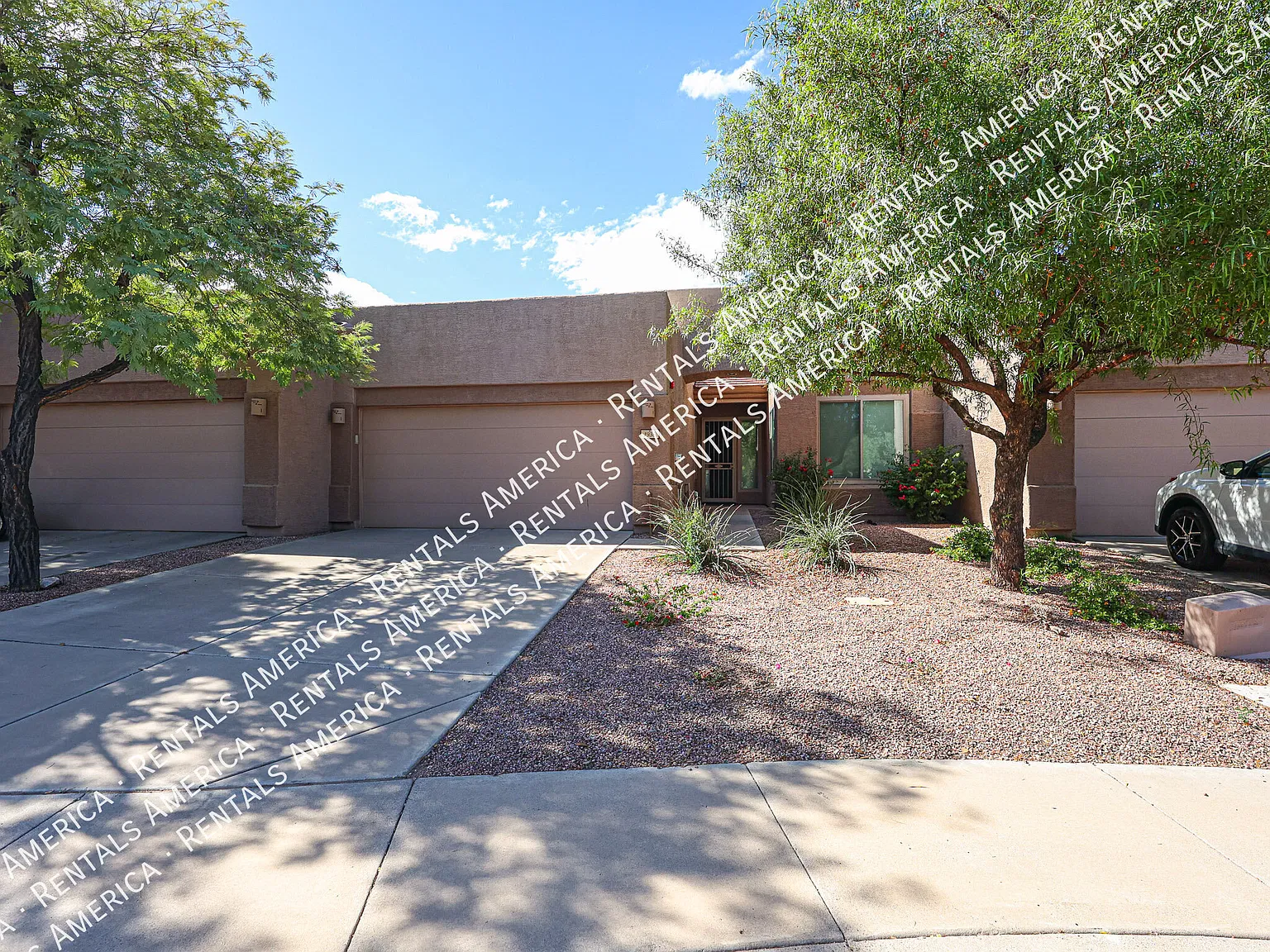 Chandler home with Den, Garage & Community Pool! — Photo 4