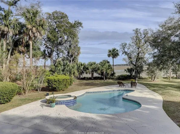 83 Peninsula Dr, Hilton Head Island, SC 29926