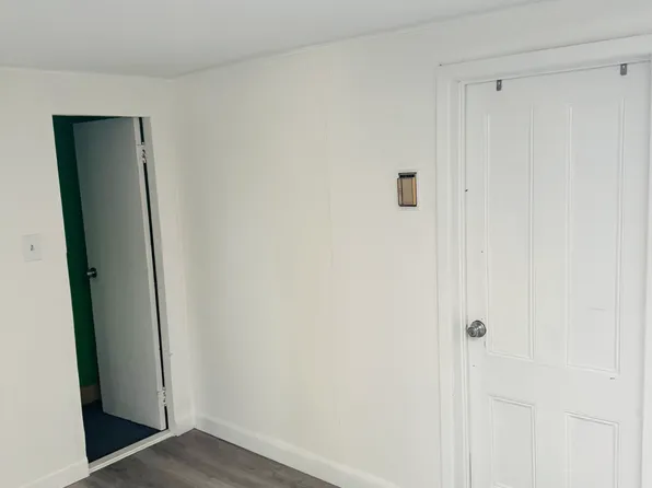 113 Van Pelt Avenue image 2 of 16