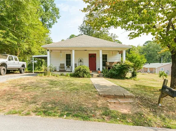 450 S Jones St, Buford, GA 30518