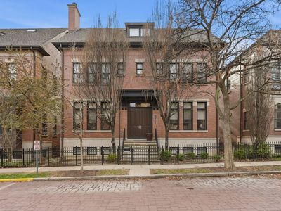 2660 N Hartland Ct, Chicago, IL, 60614