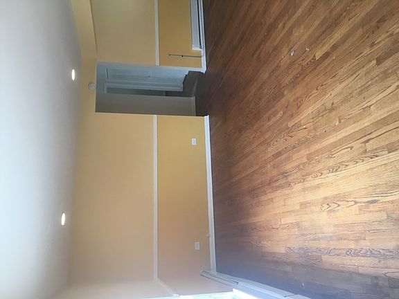2nd image of 11009 S Vernon Ave