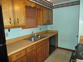 3rd image of 2438 Castlewood Dr