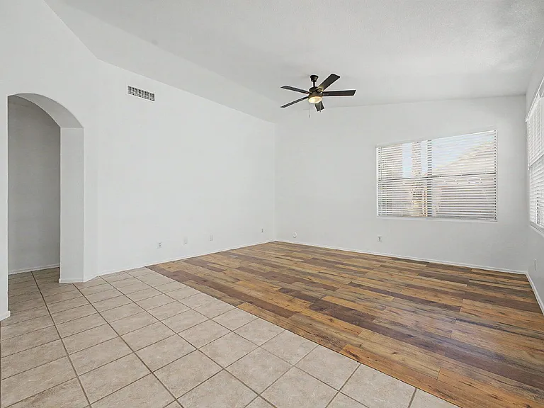 12570 W Desert Flower Rd — Photo 9