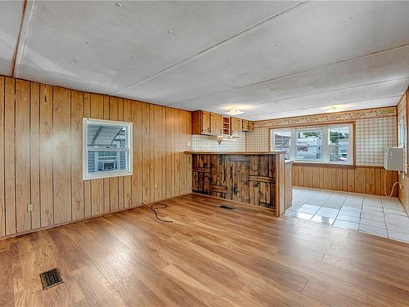 3rd image of 660 Beverage Hill Ave