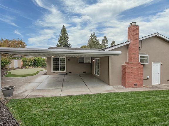 2nd image of 560 San Gabriel Dr