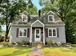 9 Oak St, Hudson Falls, NY 12839