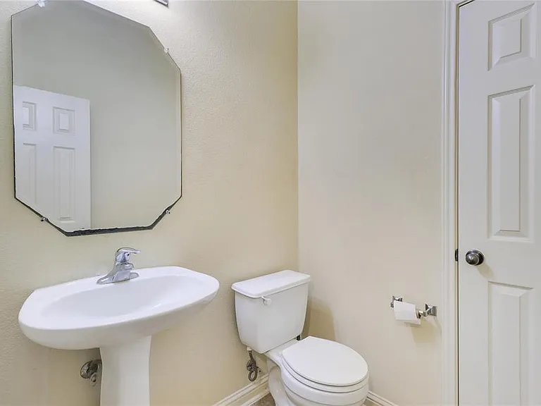 3608 Glastonbury Trl — Photo 14