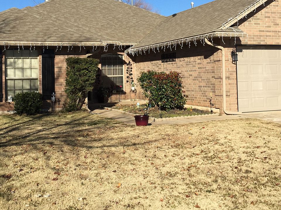 1st image of 719 W Dowden Dr