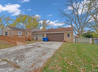 190 S Avery Rd, Waterford, MI 48328