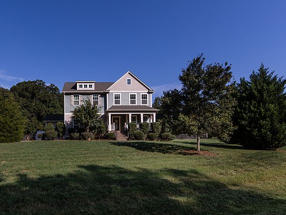 3rd image of 2100 Darian Way