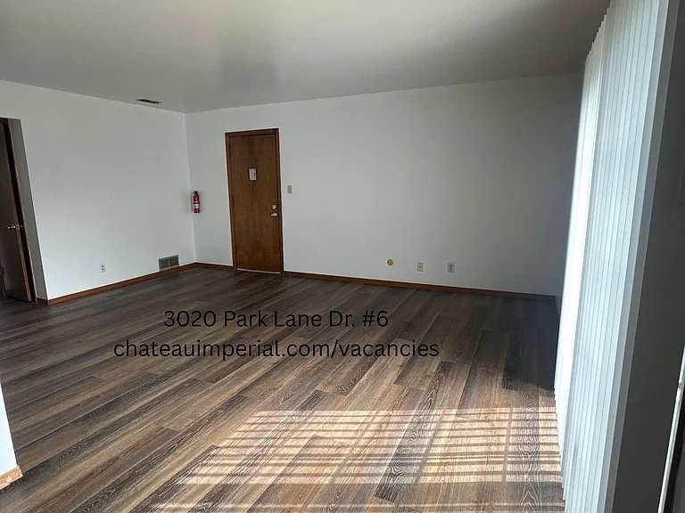3020 Park Lane Dr — Photo 4
