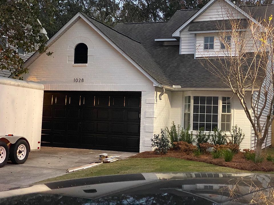 Welcome to 1028 Provincial Circle