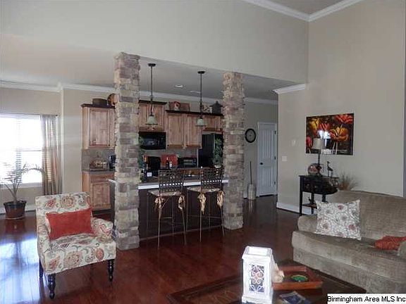 4th image of 1081 Kerry Dr