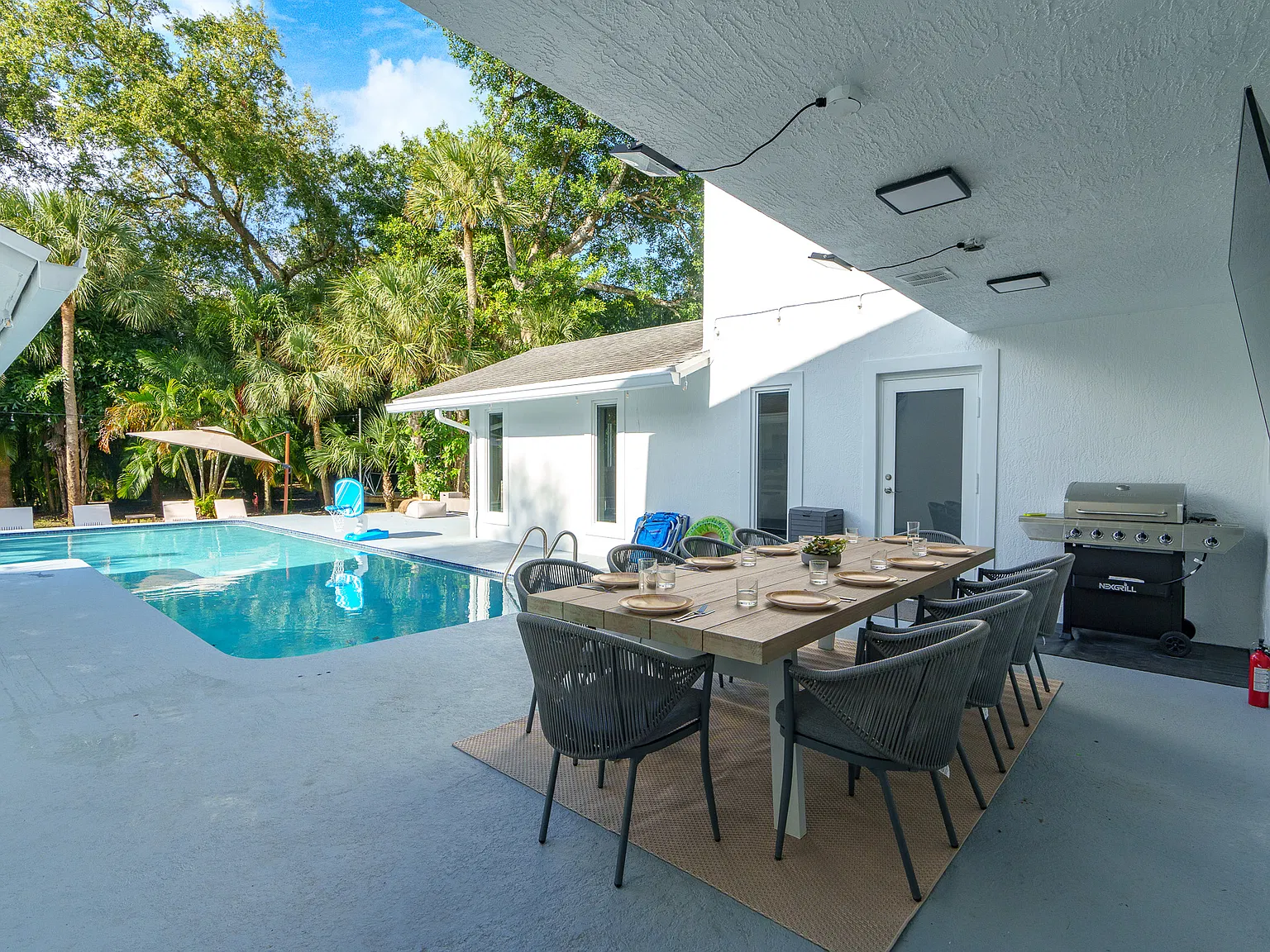 5 bed, 3200 sqft, $10,500 — Photo 3