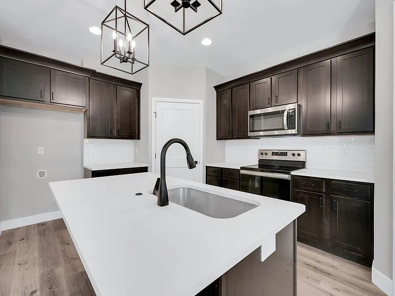 3700 E Cherry St — Photo 55