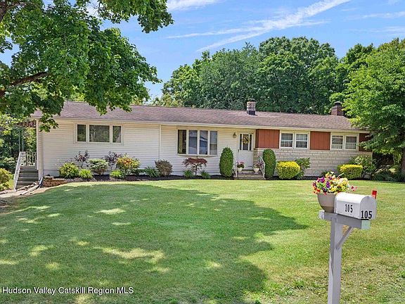 2nd image of 105 S Chapel Hill Road