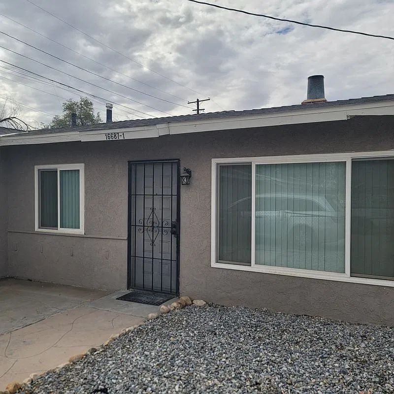 2 bed, 1.0 bath, 962 sqft, $1,800 — Photo 2