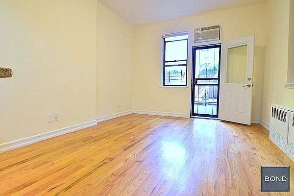 1st image of 225 E 10th St APT 1E