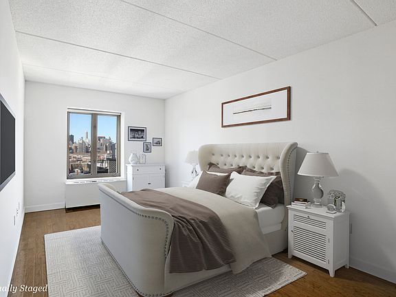 3rd image of 4118 Crescent St APT 4J
