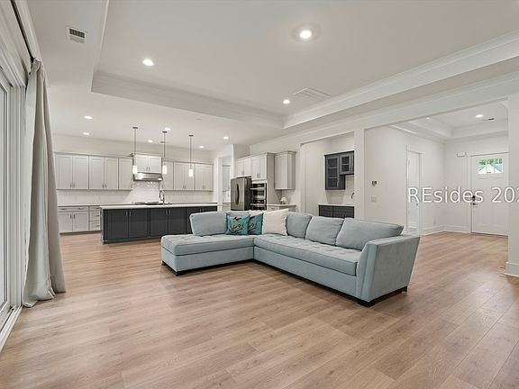4th image of 4926 Azalea Drive