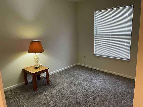 5th image of 20827 Flora St