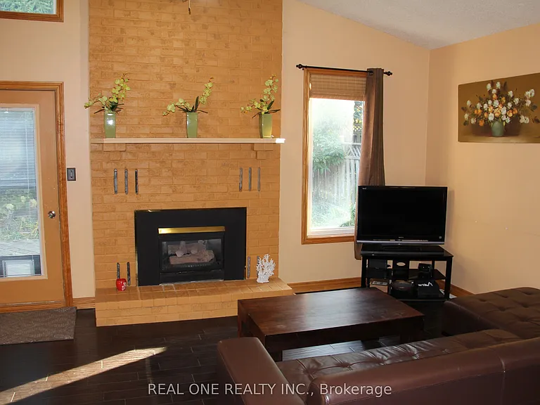 1019 Aldersbrook Rd — Photo 12